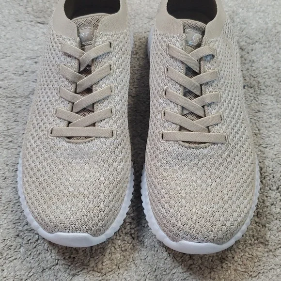 Skechers Women's Taupe Knit Slip On Sneakers. Size 8.5 - Picture 2 of 10
